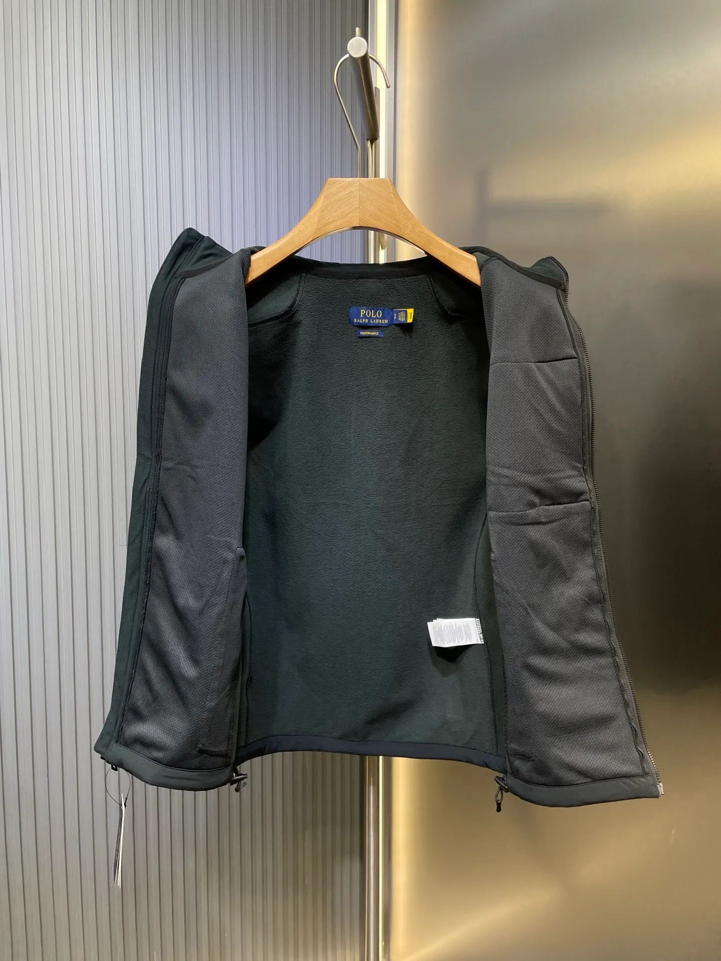 P400 Ralph Lauren 🌟 Stylish and handsome, simple and versatile, with exquisite embroidered rubber pattern logo on the chest, customized original fabric, not only crisp and trendy silhouette, but also comfortable to wear, with more delicate yarn size: xs-xxl